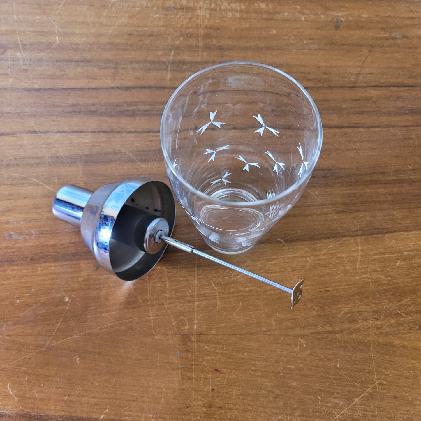 1960s battery-operated glass & chrome cocktail shaker with allover atomic design