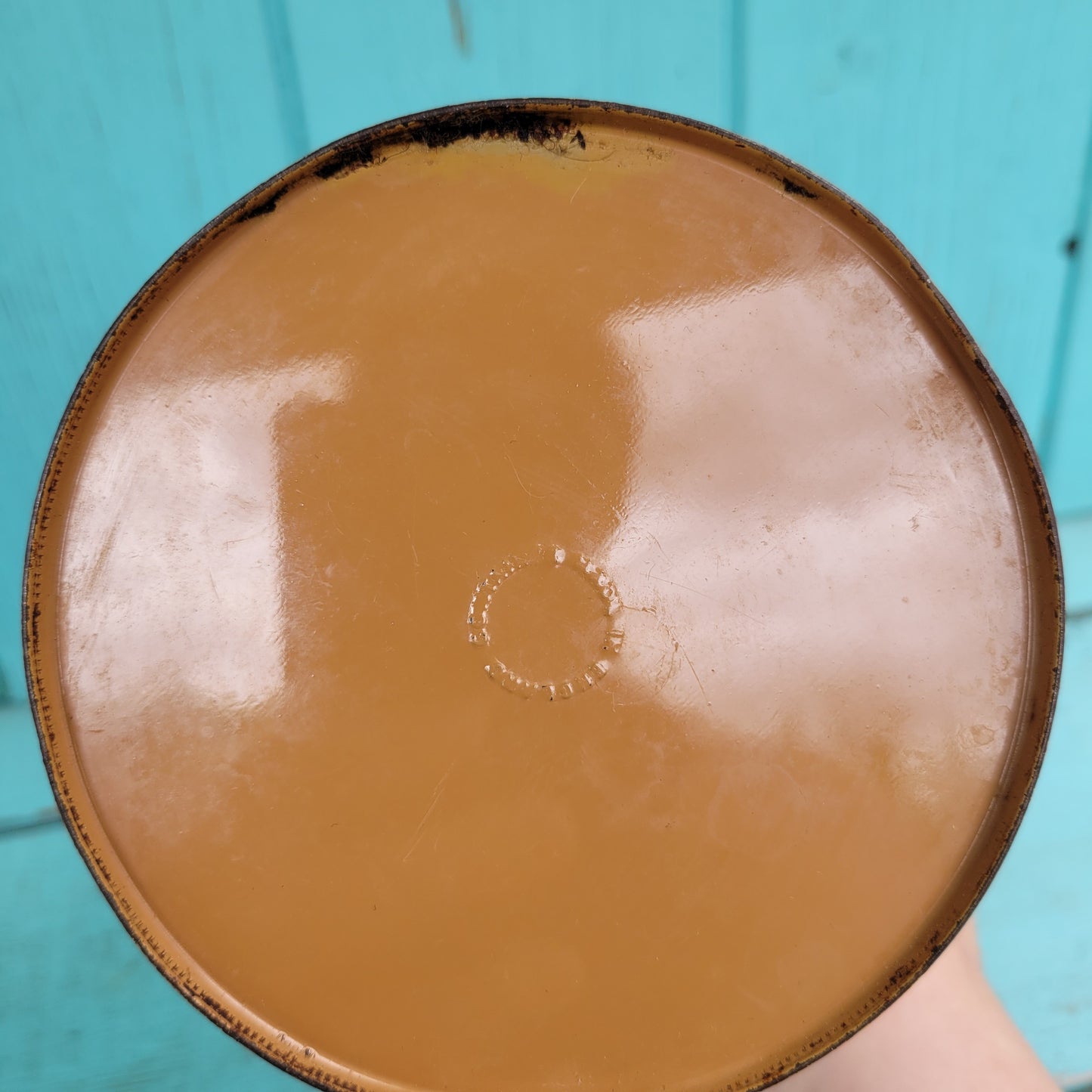 1960s/70s taupe/navy flower motif biscuit tin