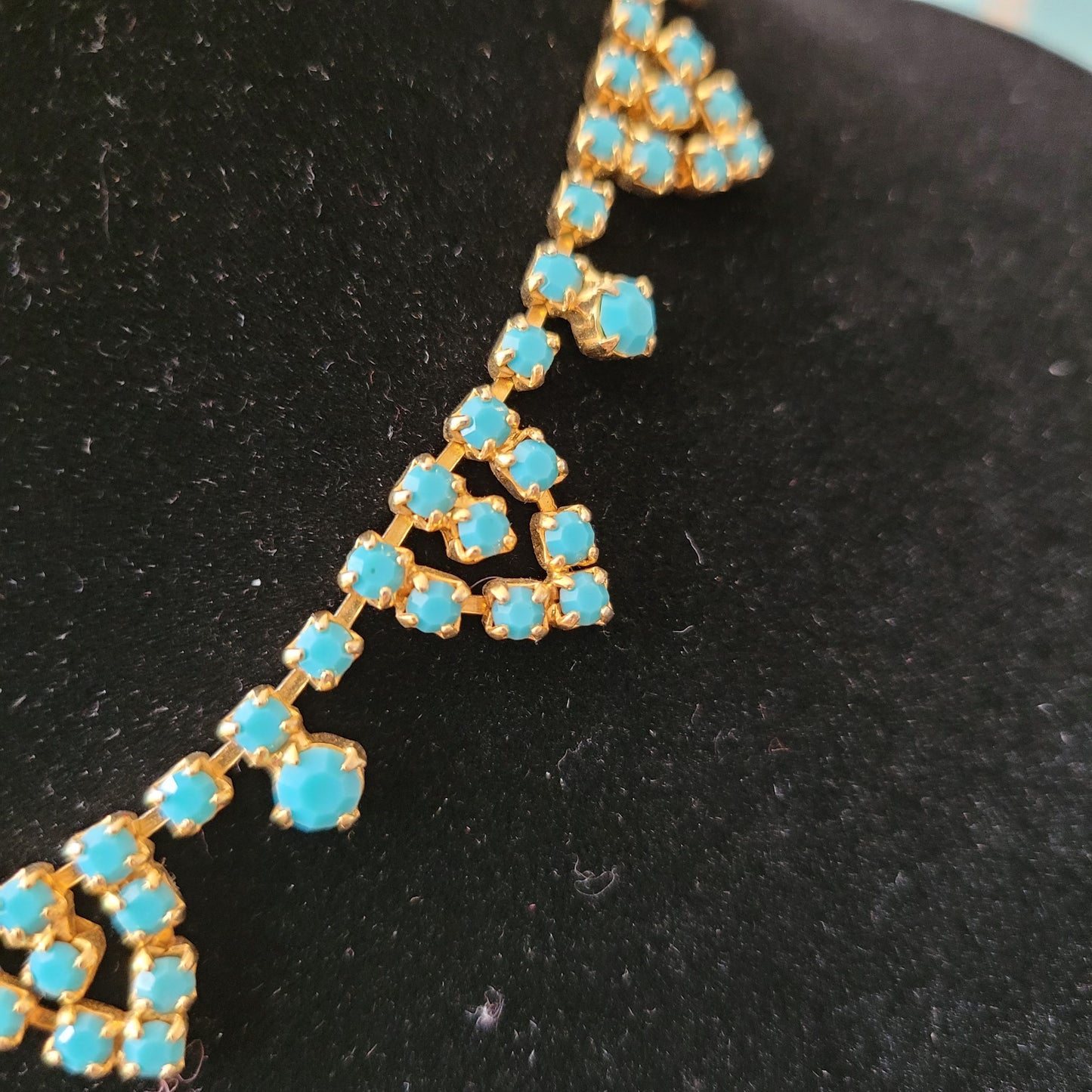 1950s/60s turquoise glass & gold-tone necklace