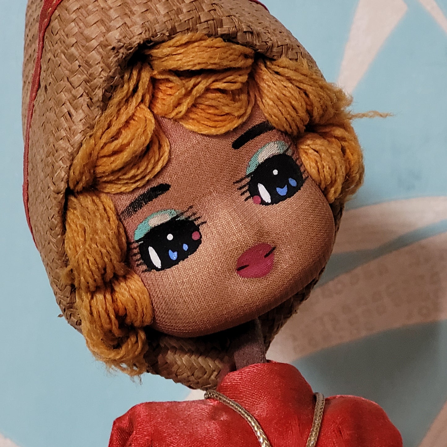 Pair of cute 1960s Bradley big eye pose dolls in co-ordinating metallic silver, & gold outfits
