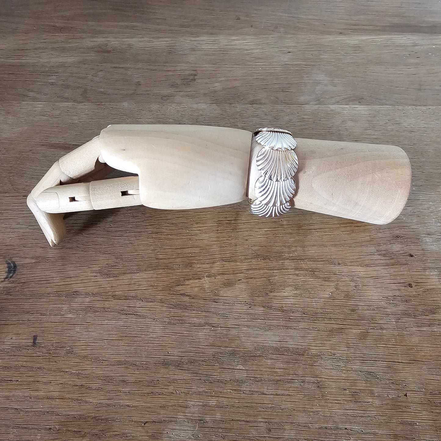 1980s gold-tone & white enamel shell panel stretch bracelet