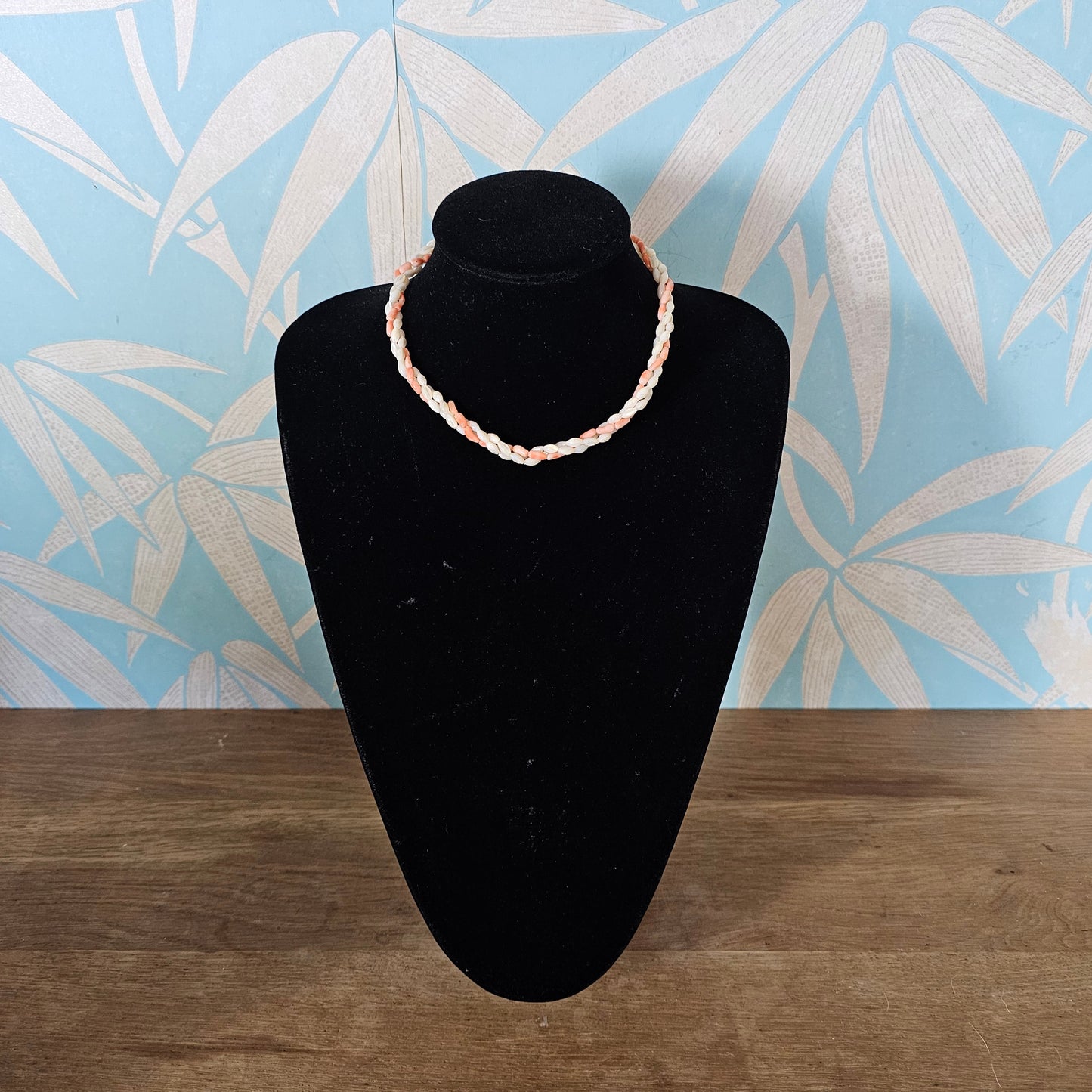 1950s twisted milk glass & peach bead necklace