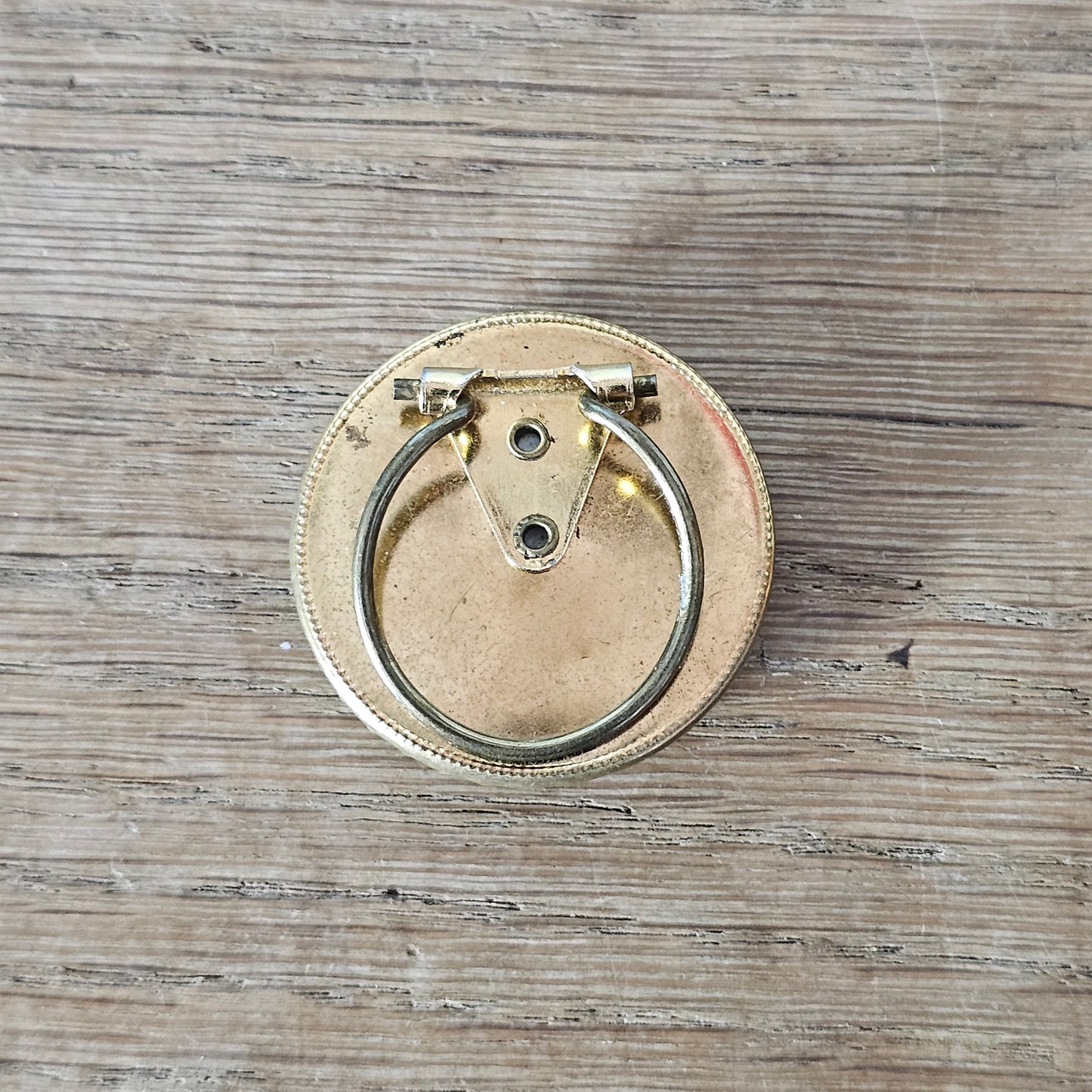 1970s gold-tone floral round scarf ring