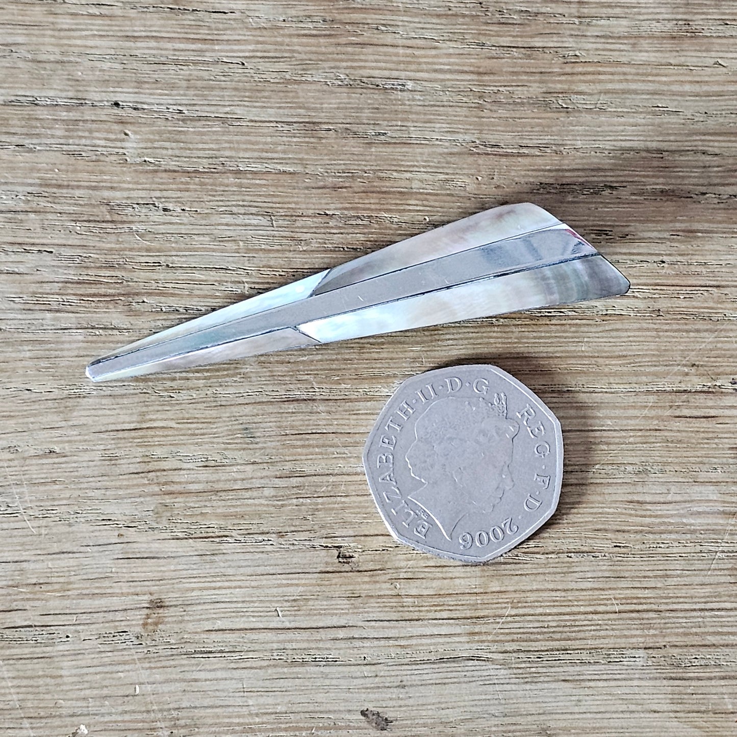 1950s Mother of Pearl triangular bar brooch with silver tone inlay