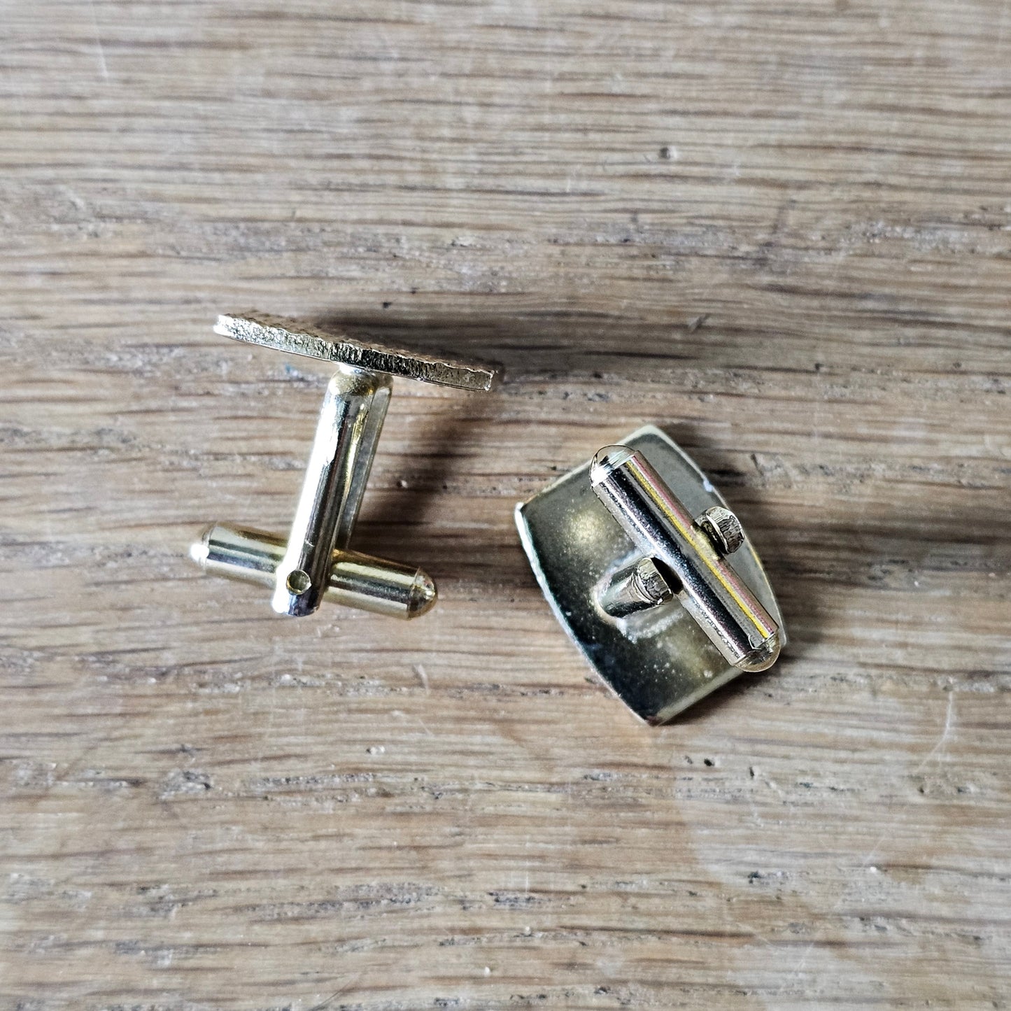 1960s gold-tone engraved curved rectangular cufflinks
