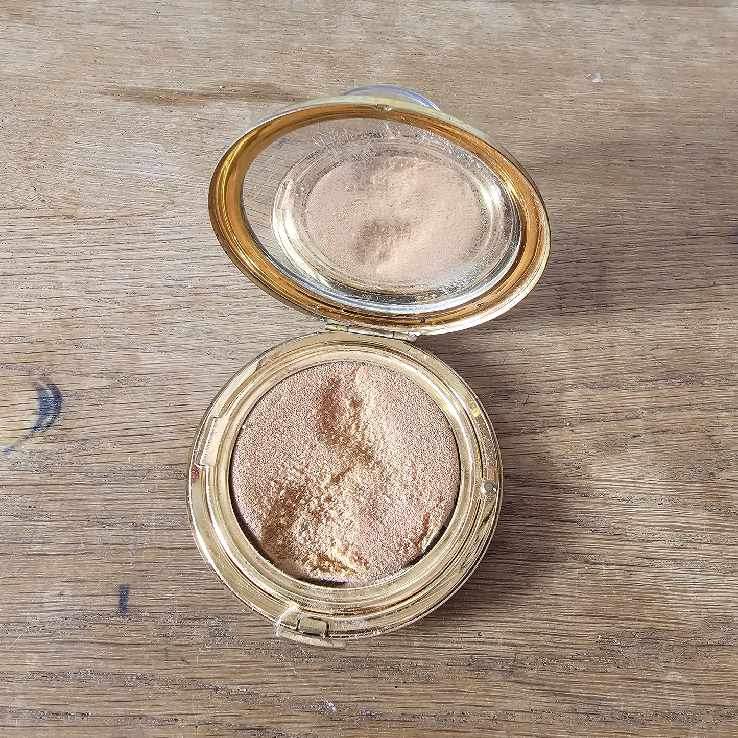 1950s Stratton flying ducks gold-tone powder compact