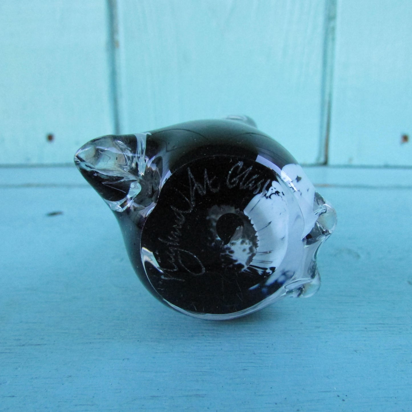 Late 20th century signed Höglund art glass penguin figurine
