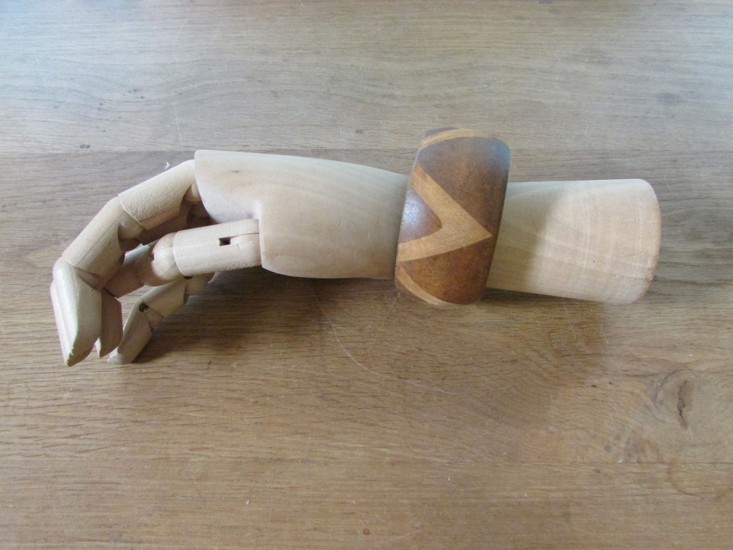 1970s wooden bangle with contrast chevron-style inlay