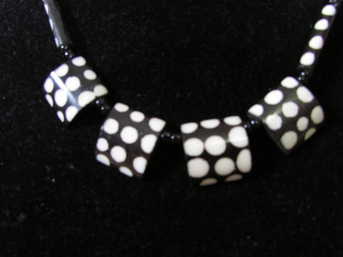 1970s/80s African style black & white polka dot bone bead tribal necklace