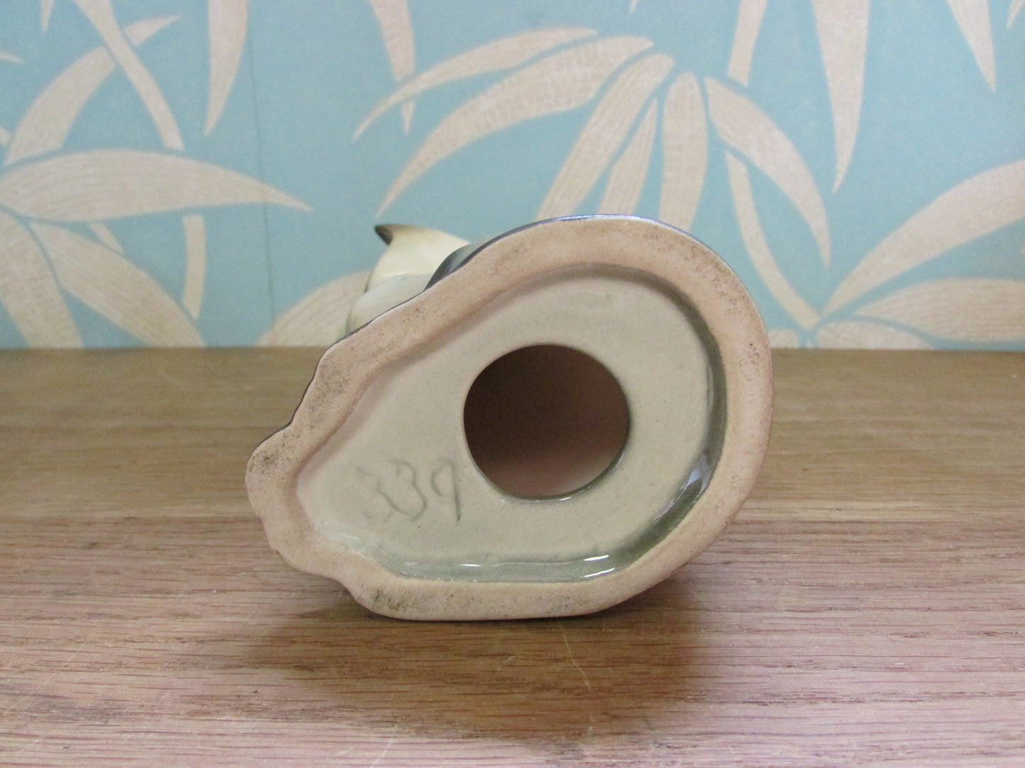 1960s/70s ceramic Siamese cat figurine with sealpoint markings