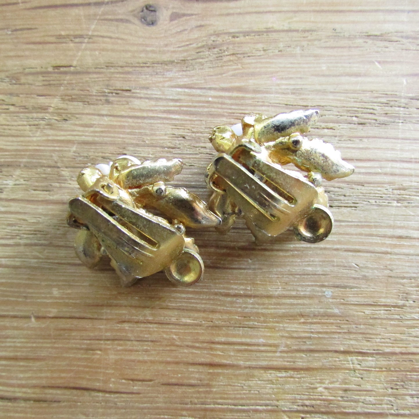 1950s gold-tone & lilac plastic flower clip-on earrings