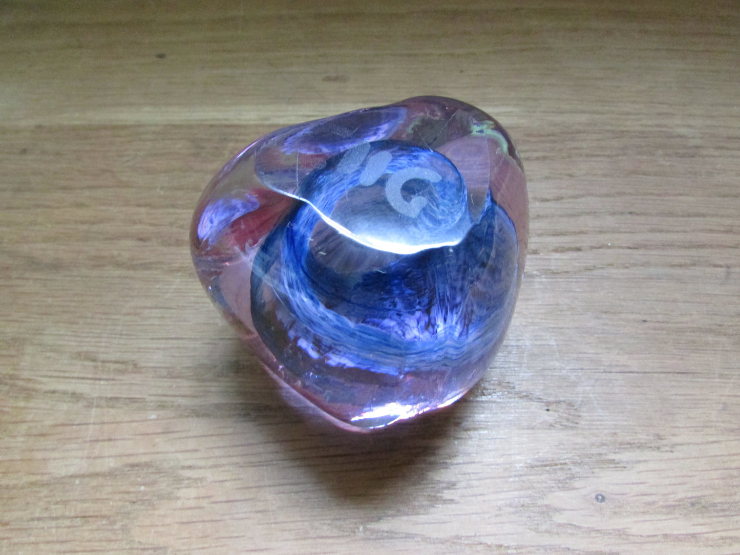 Vintage Caithness Glass CIIG smoky blue swirl pebble paperweight