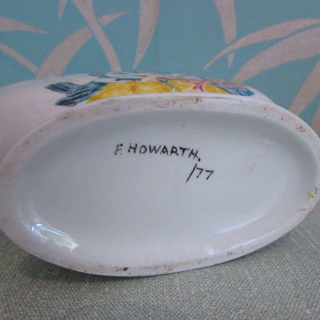 Cute 1977 handpainted posy bowl, bluebird & flower detail to either side, signed by artist