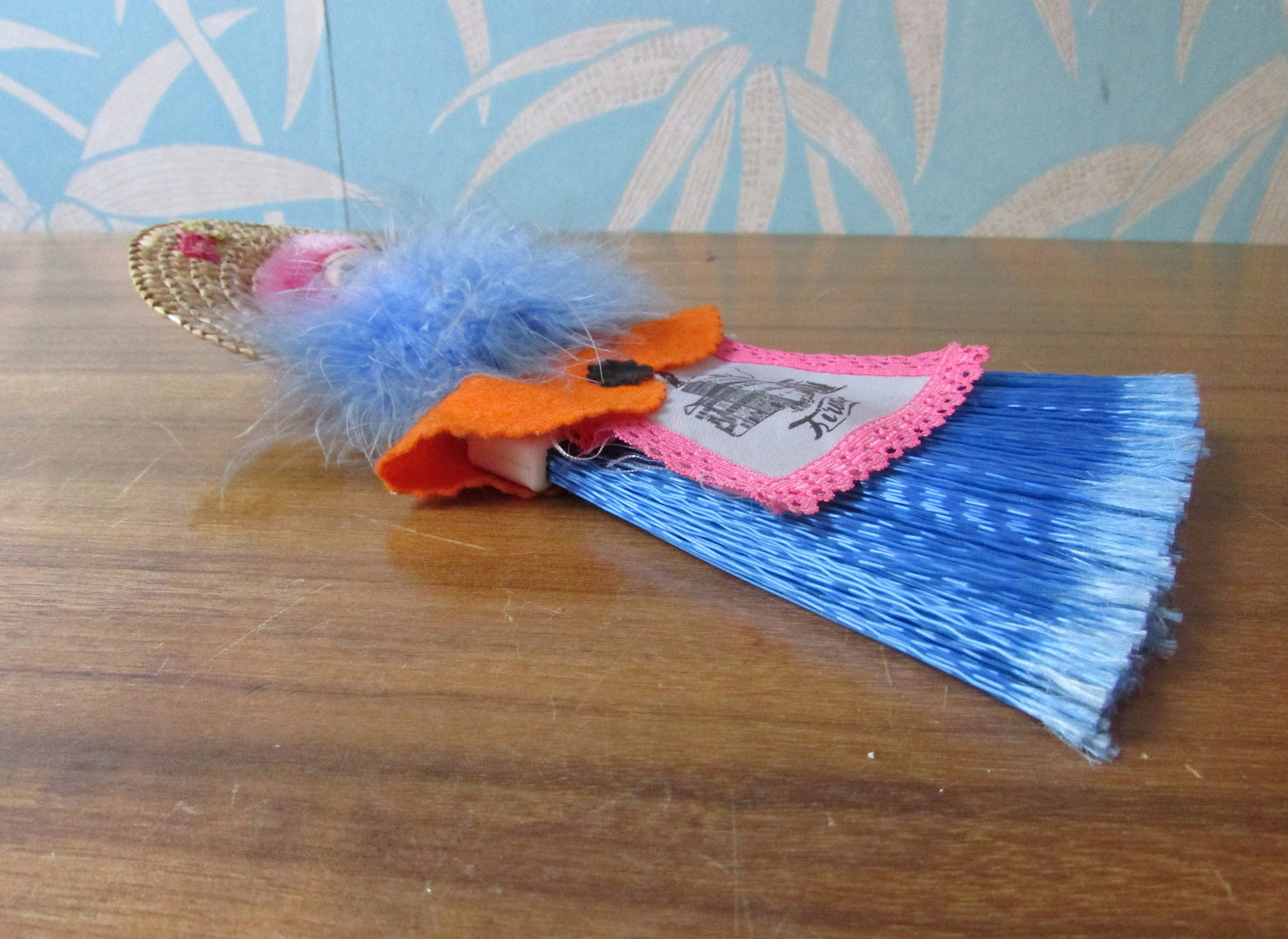 Vintage kitsch Italian souvenir doll crumb brush