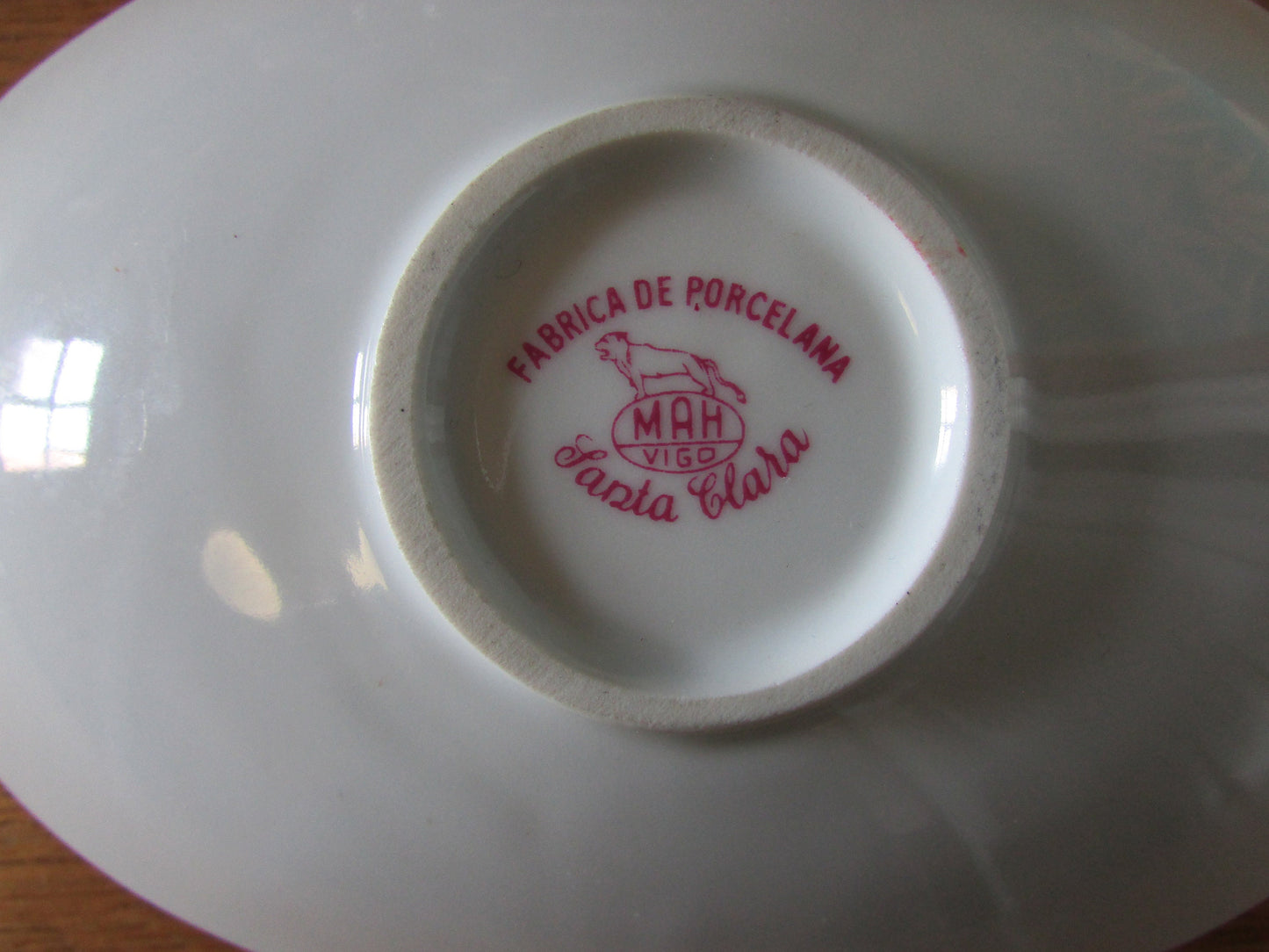 1962 Mah Vigo Santa Clara porcelain trinket dish for the Hannover Fair depicting young matador