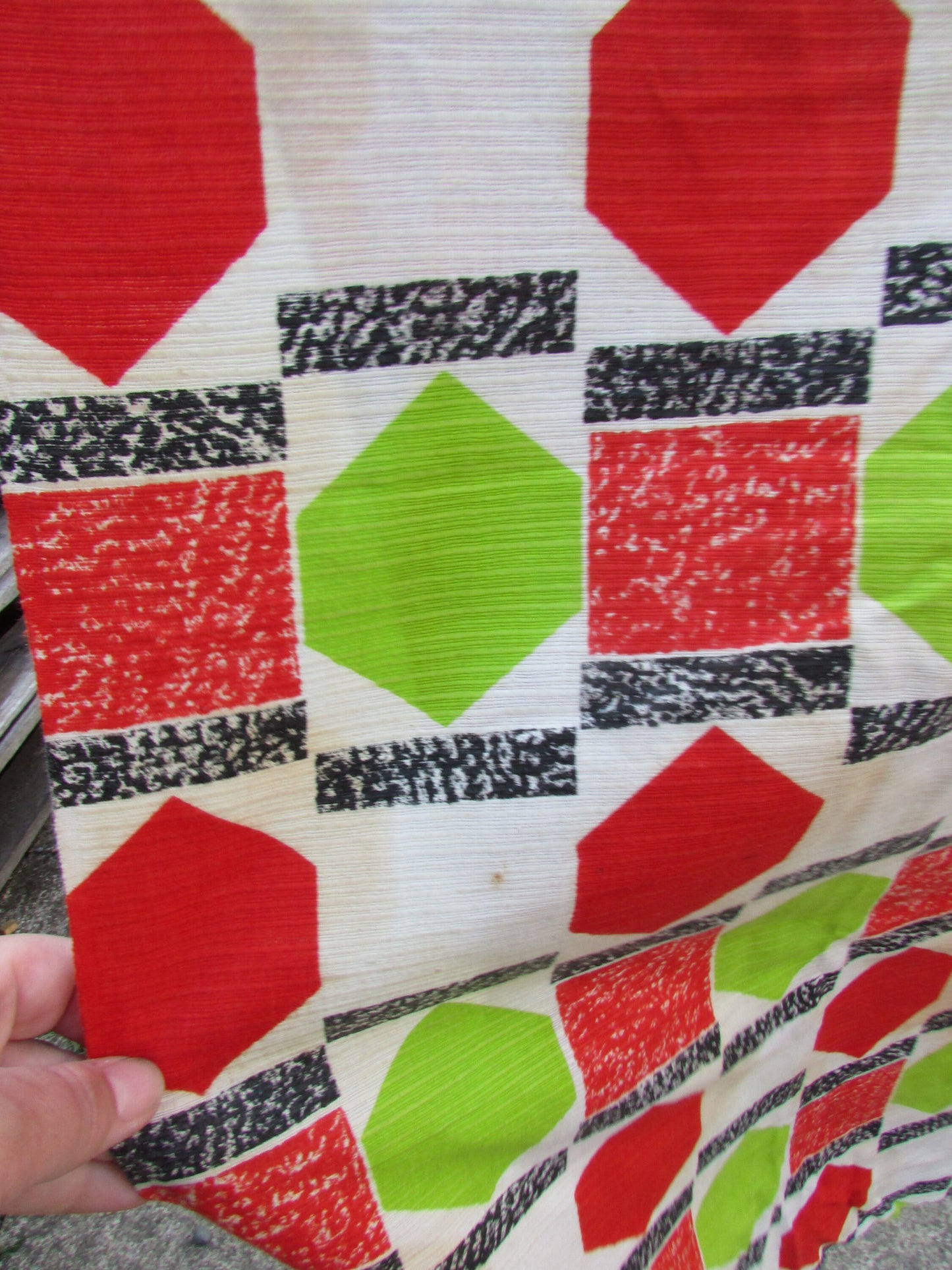 1950s red & green hexagon print barkcloth fabric, 150" x 35" approx