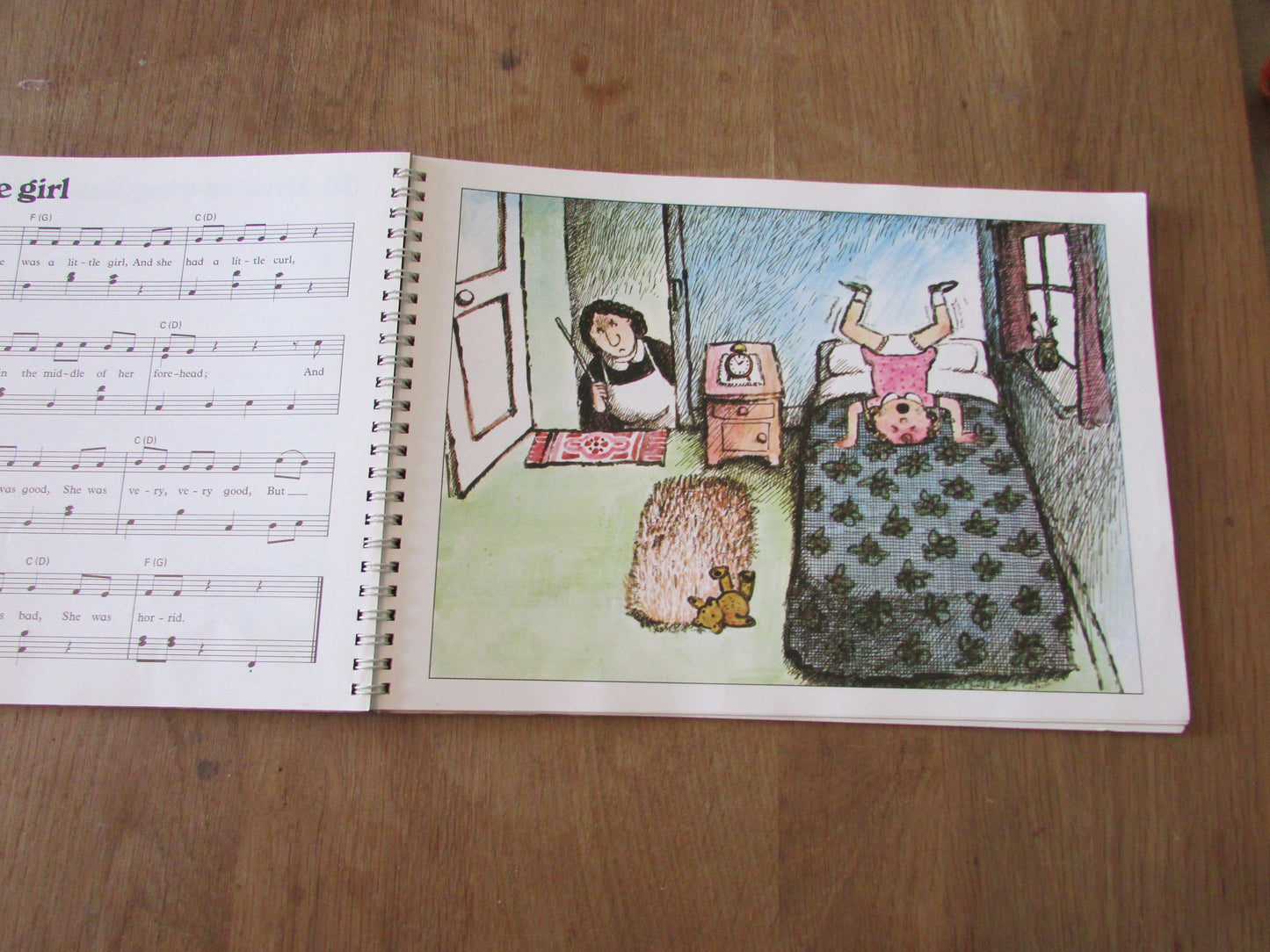 Sing Hey Diddle Diddle: 66 nursery rhymes with their traditional tunes, by Beatrice Harrop (Softback, 1986)