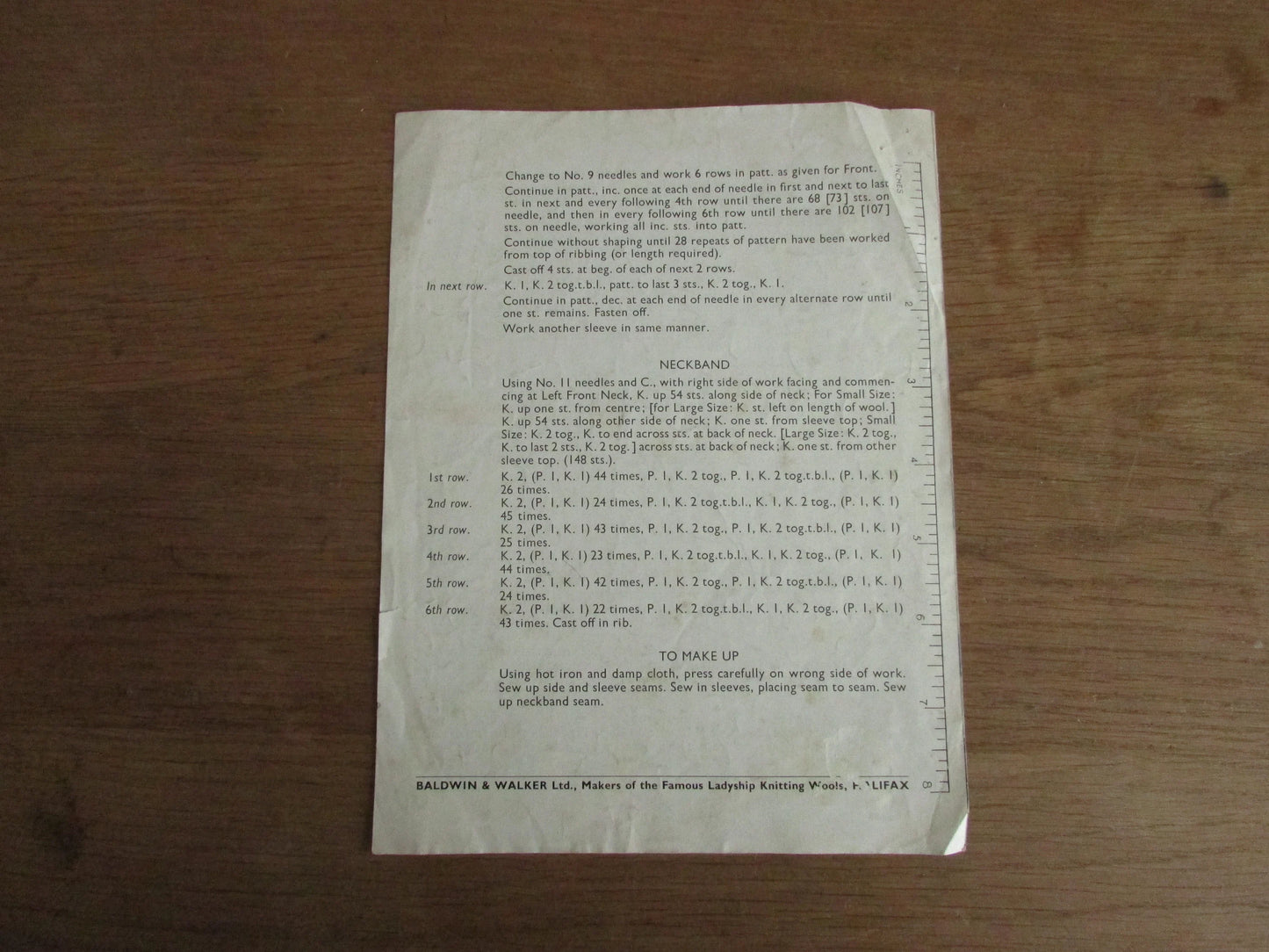 Vintage Ladyship Wools 4077 knitting pattern for man's two-colour "cube pattern" raglan sleeved sweater