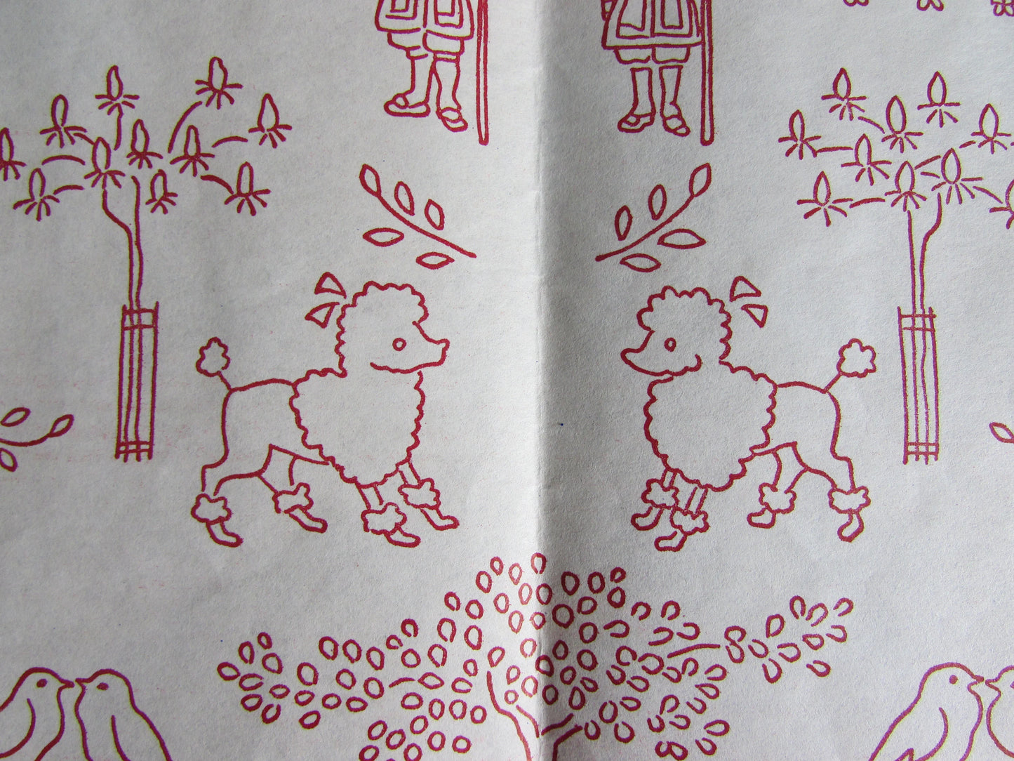 Used 1950s Norman Hartnell's 'London Pride' transfer library