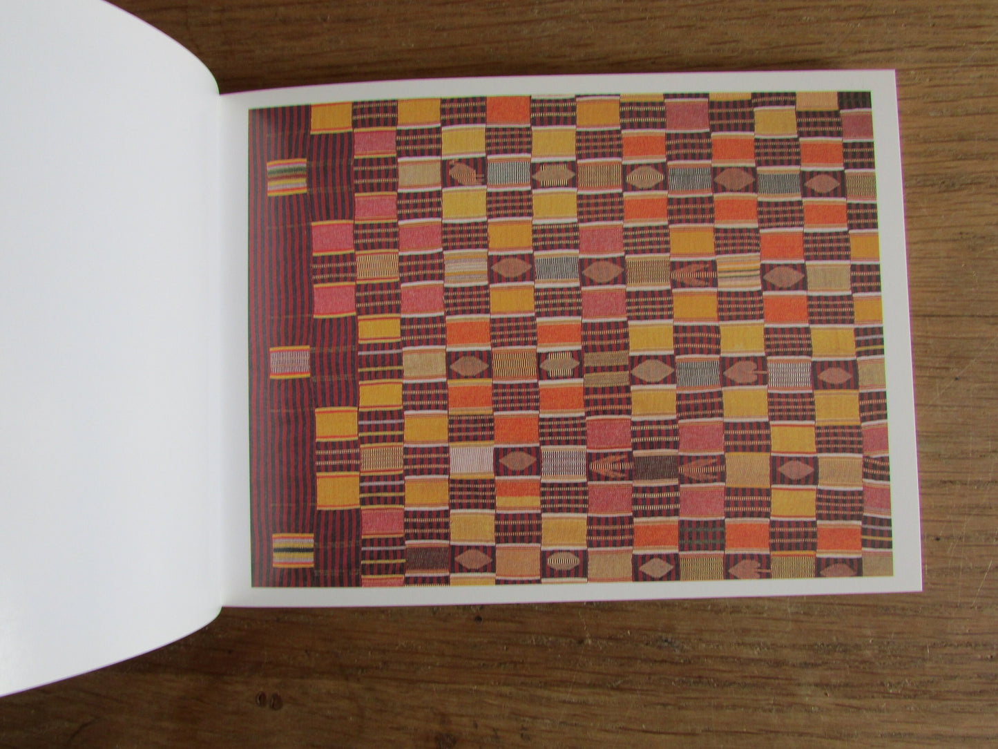 African Textiles: The Newark Museum, a book of postcards (Hardback, 1994)