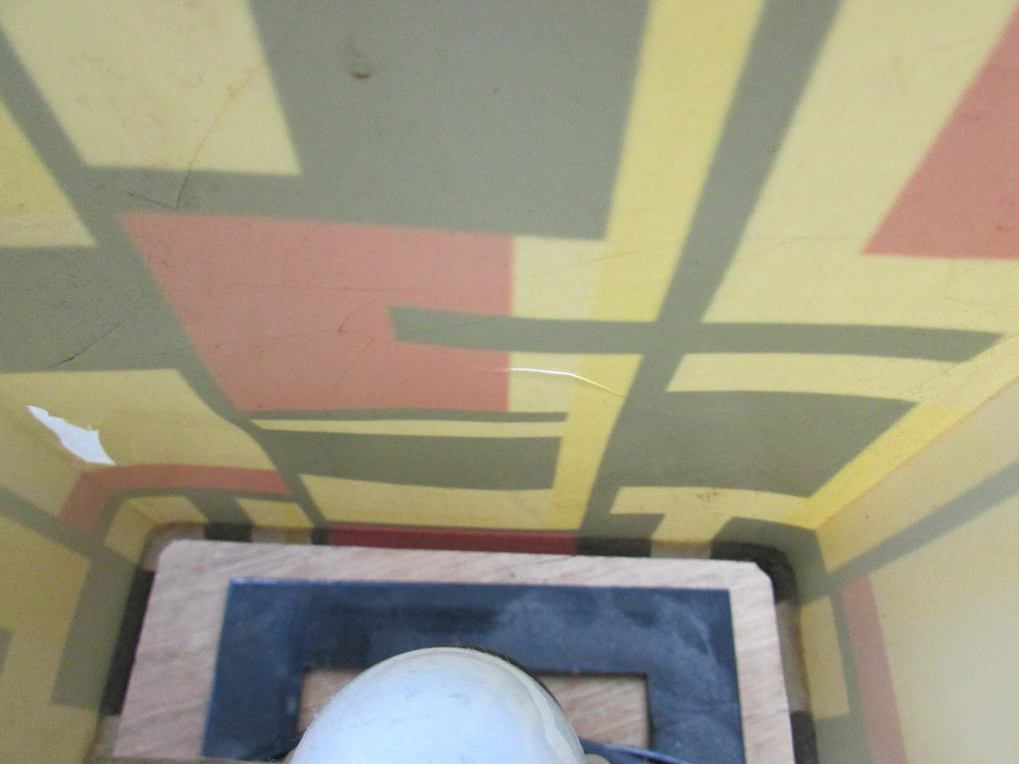 Retro 1980s-style Mondrian-inspired box shade table lamp