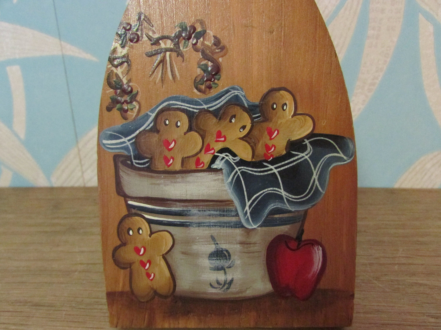 1970s hand-painted wooden iron-shaped recipe card holder, gingerbread men