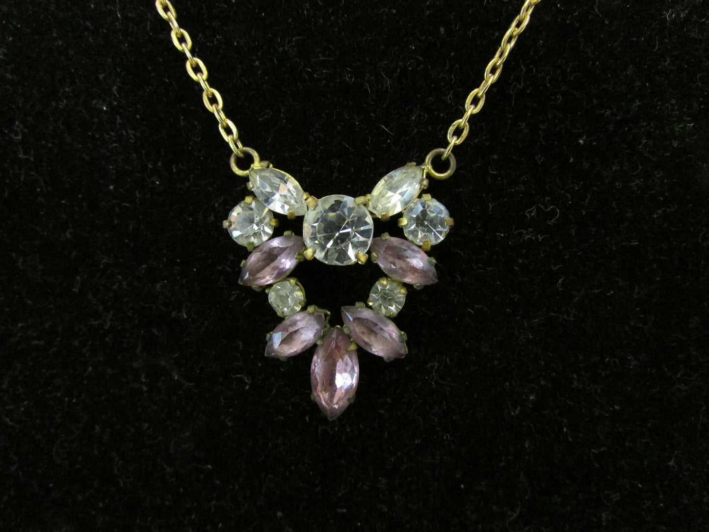 Delicate 1930s/40s violet rhinestone & diamante heart pendant necklace
