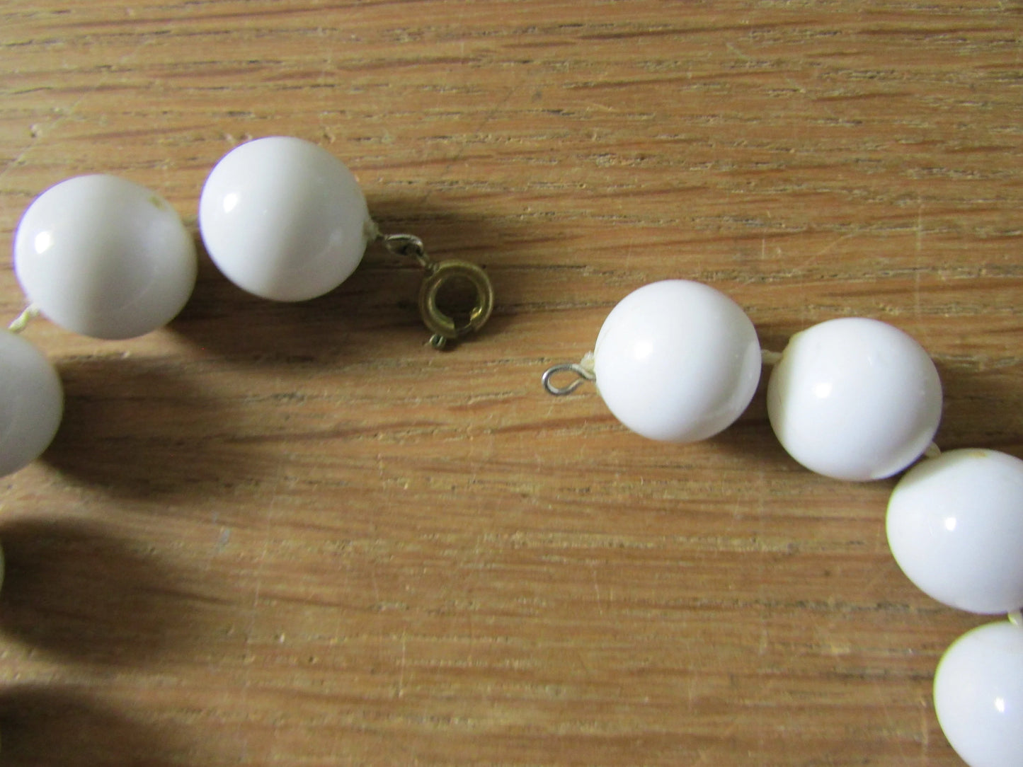 1960s white round plastic bead choker necklace