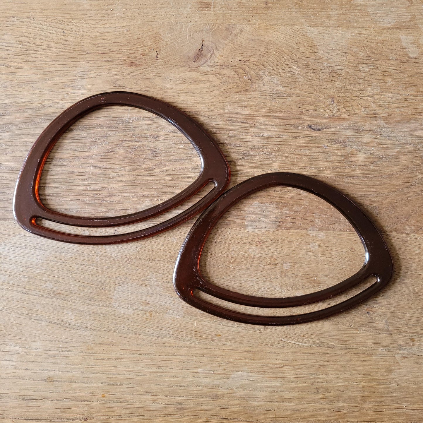 Pair of faux amber plastic D-shaped handbag/purse handles