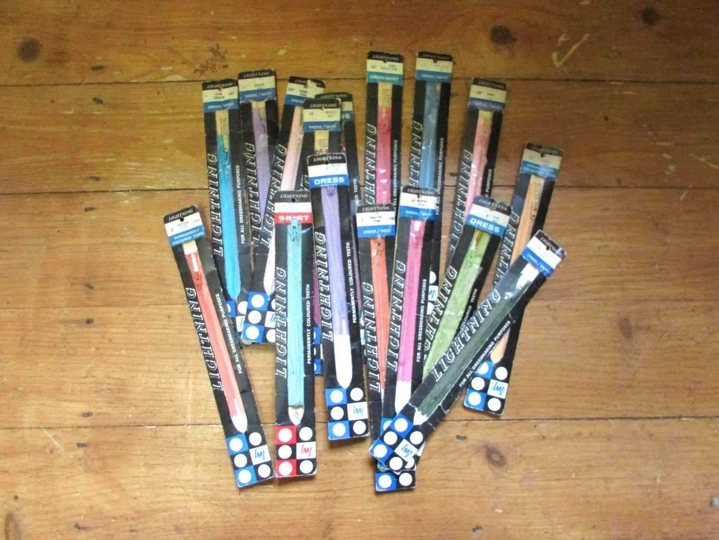 Selection of 1950s LIGHTNING dress/skirt zips (deadstock)