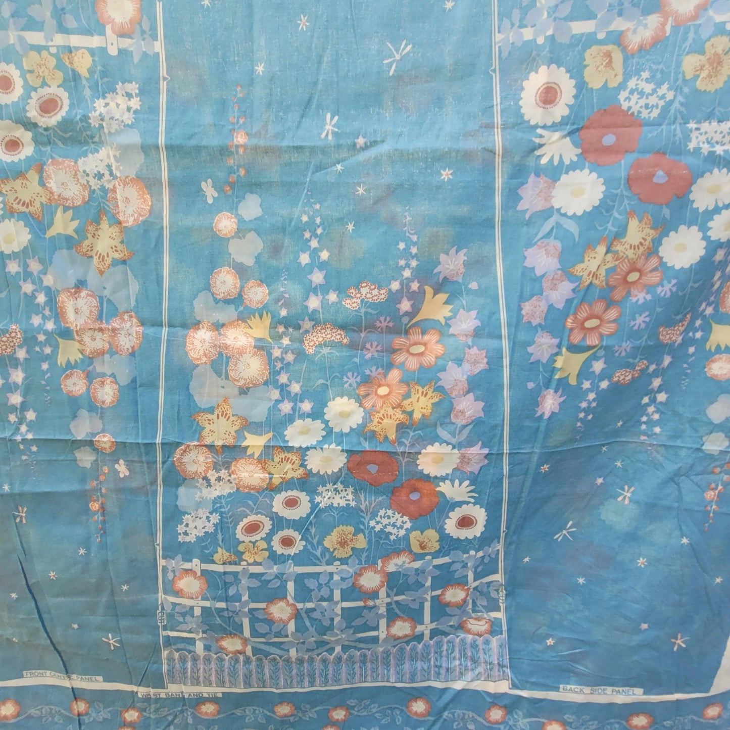 Uncut 1970s Clothkits style 366 ladies skirt, sizes 8-18 (printed fabric only)