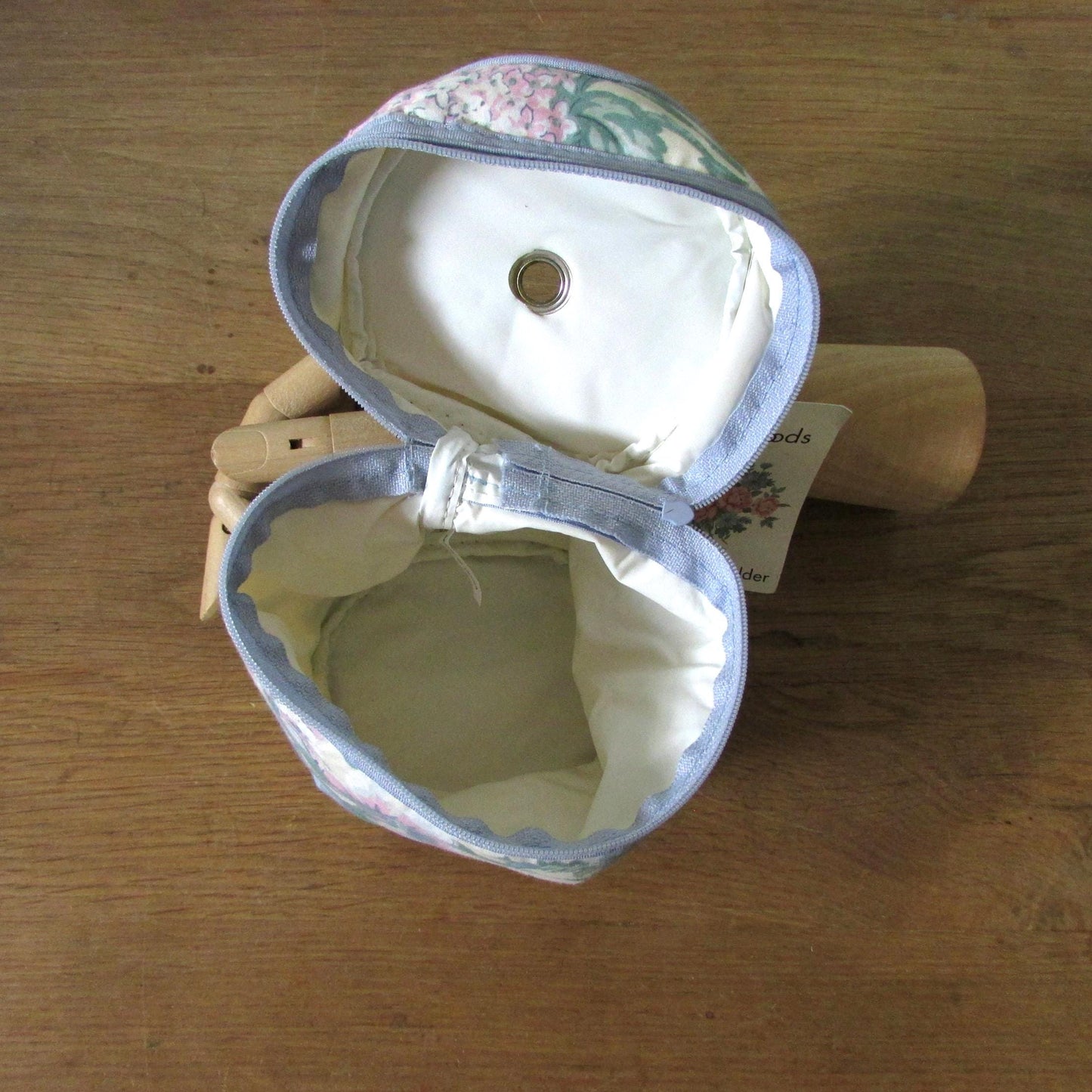 Vintage Littlewoods floral fabric wool ball holder