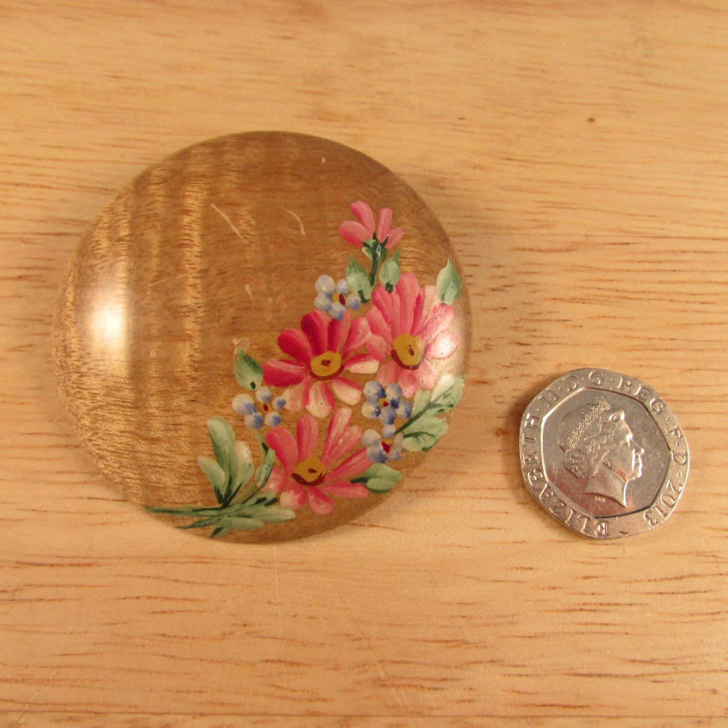 1960s/70s hand-painted Oregon Myrtlewood souvenir brooch