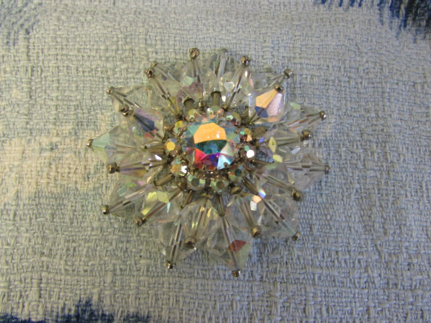Vintage crystal rhinestone glass starburst brooch