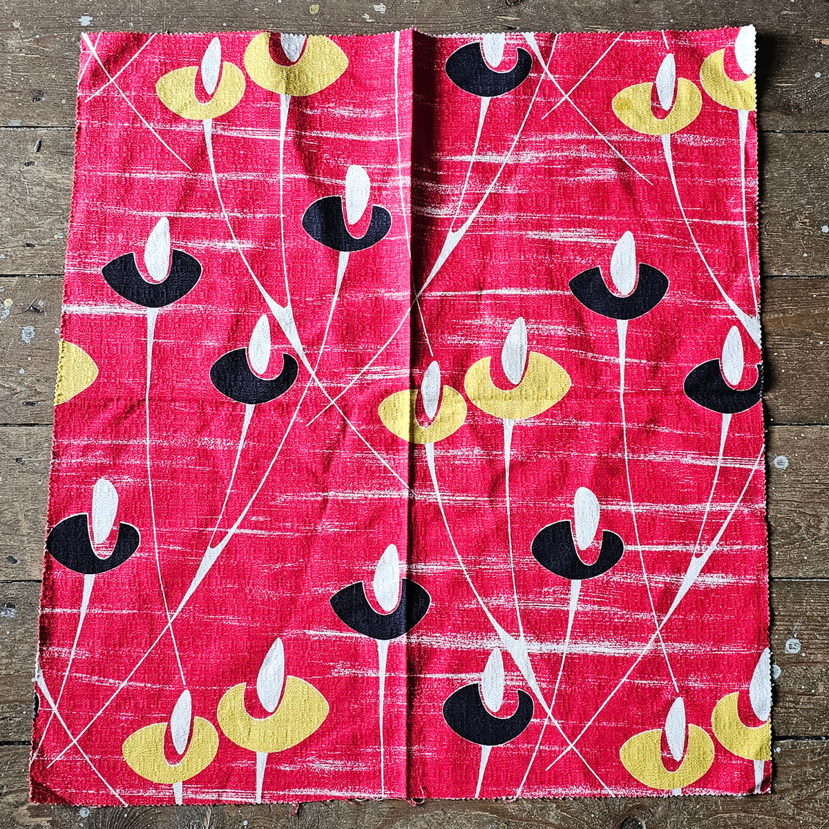 1950s red, black & mustard atomic floral barkcloth fabric, 21.5" x 23"