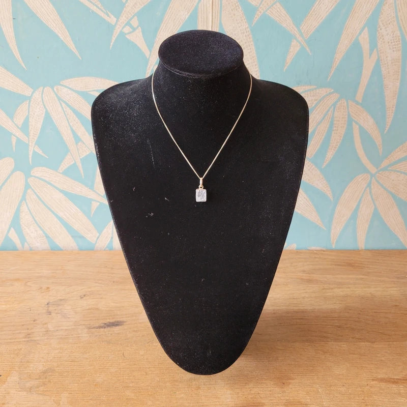 Vintage labradorite & silver delicate necklace with silver chain