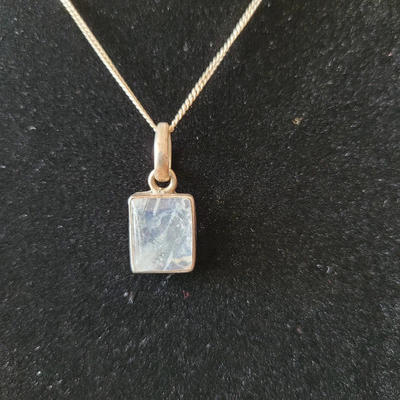 Vintage labradorite & silver delicate necklace with silver chain