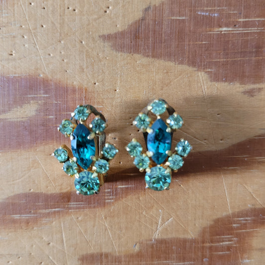 1950s gold-tone green rhinestone clip-on earrings