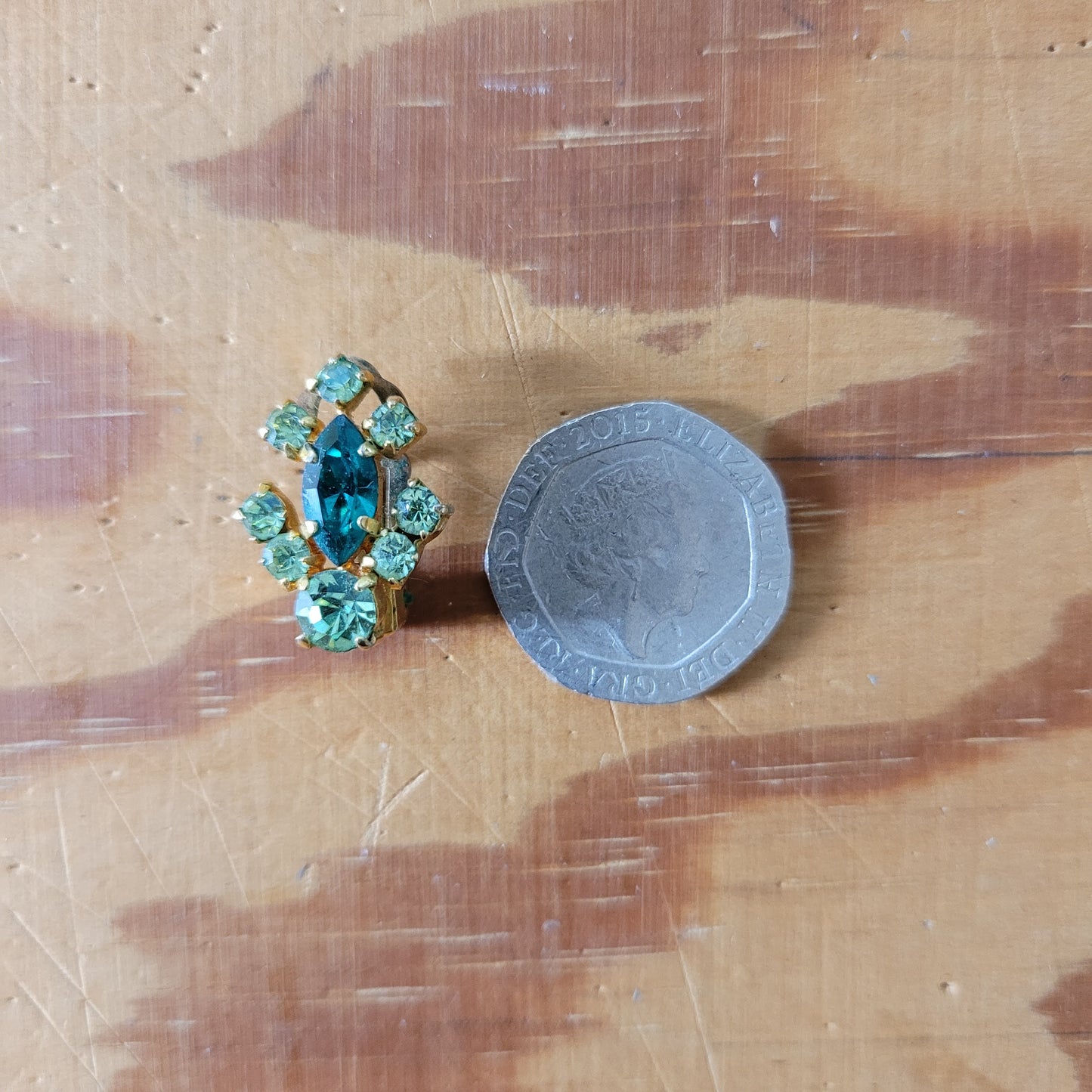 1950s gold-tone green rhinestone clip-on earrings