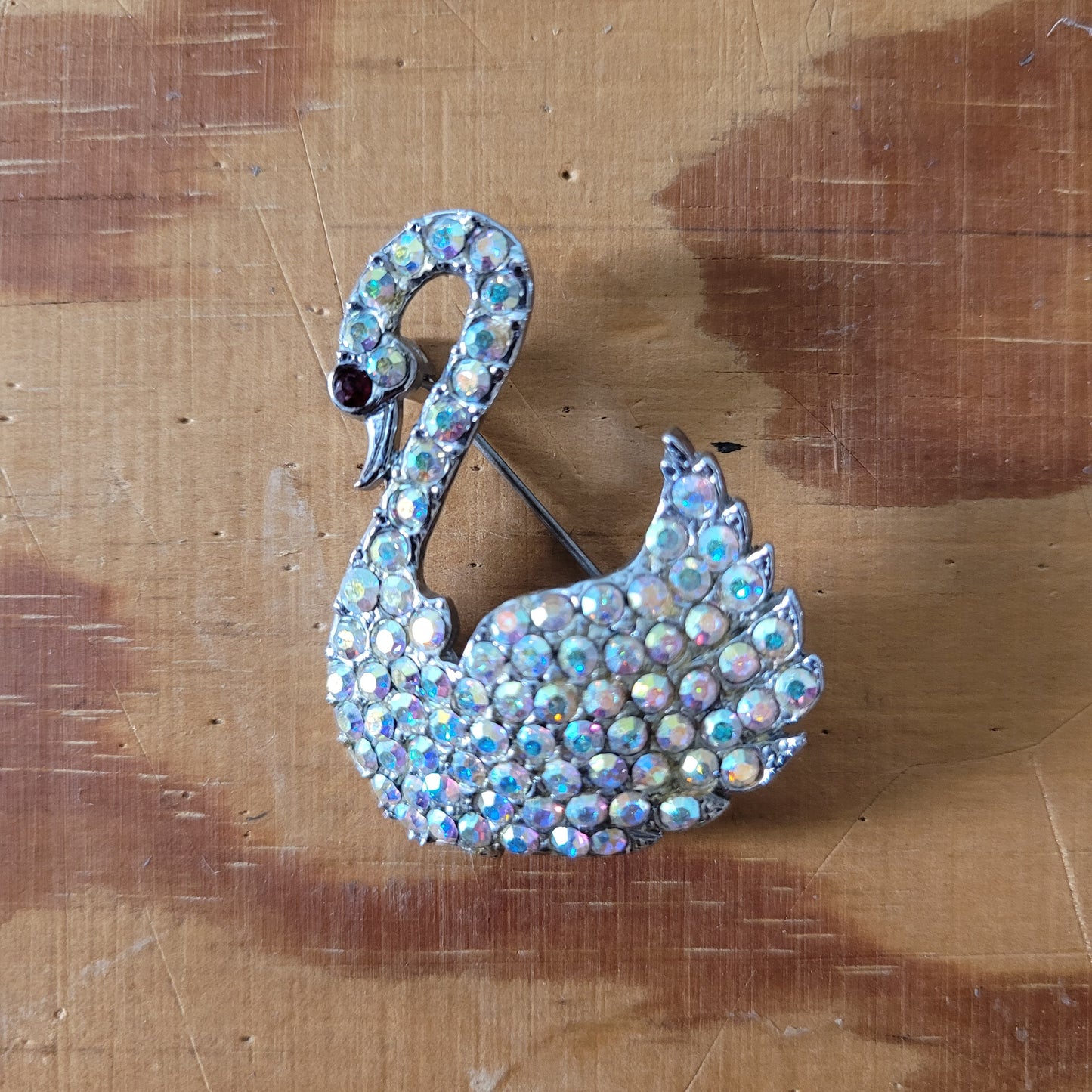 Vintage diamante swan brooch with contrast eye stone