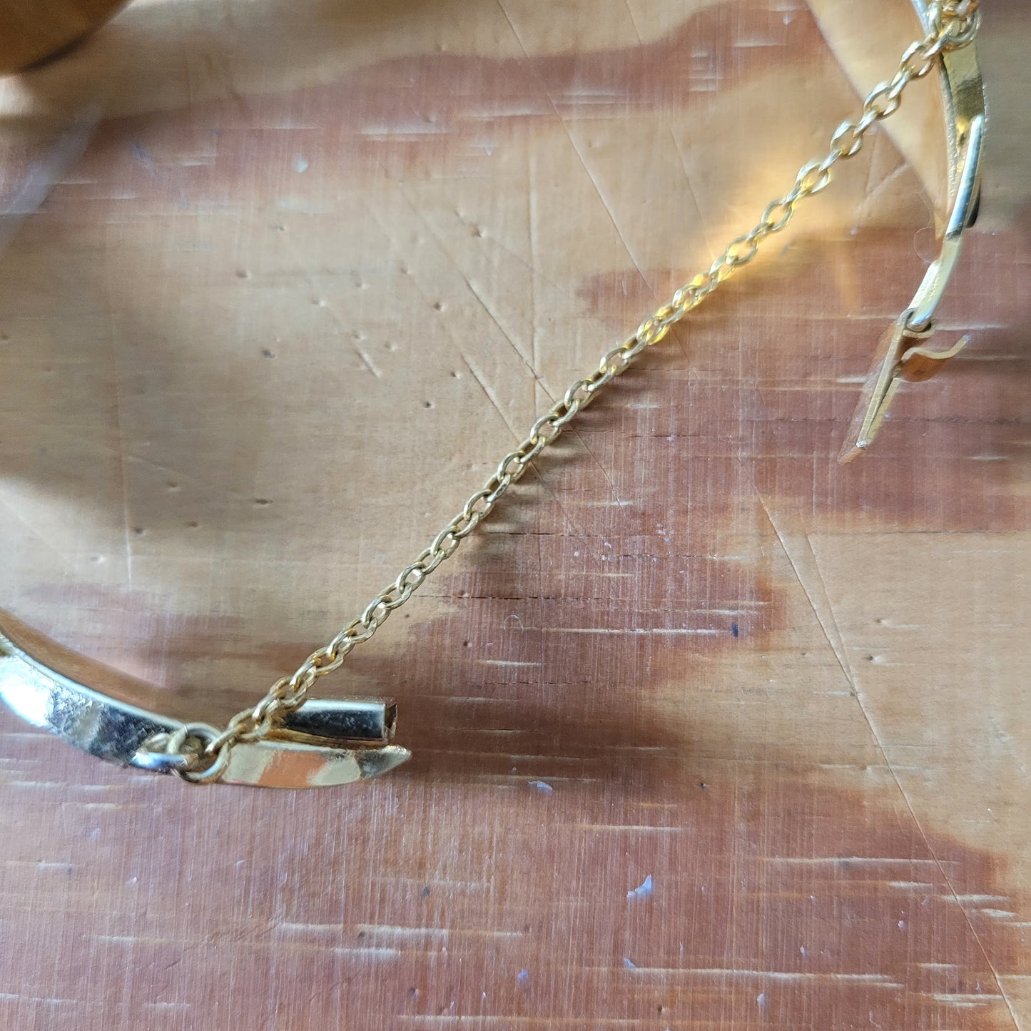 1960s Toledo Damascene bird & flower scene bracelet with safety chain