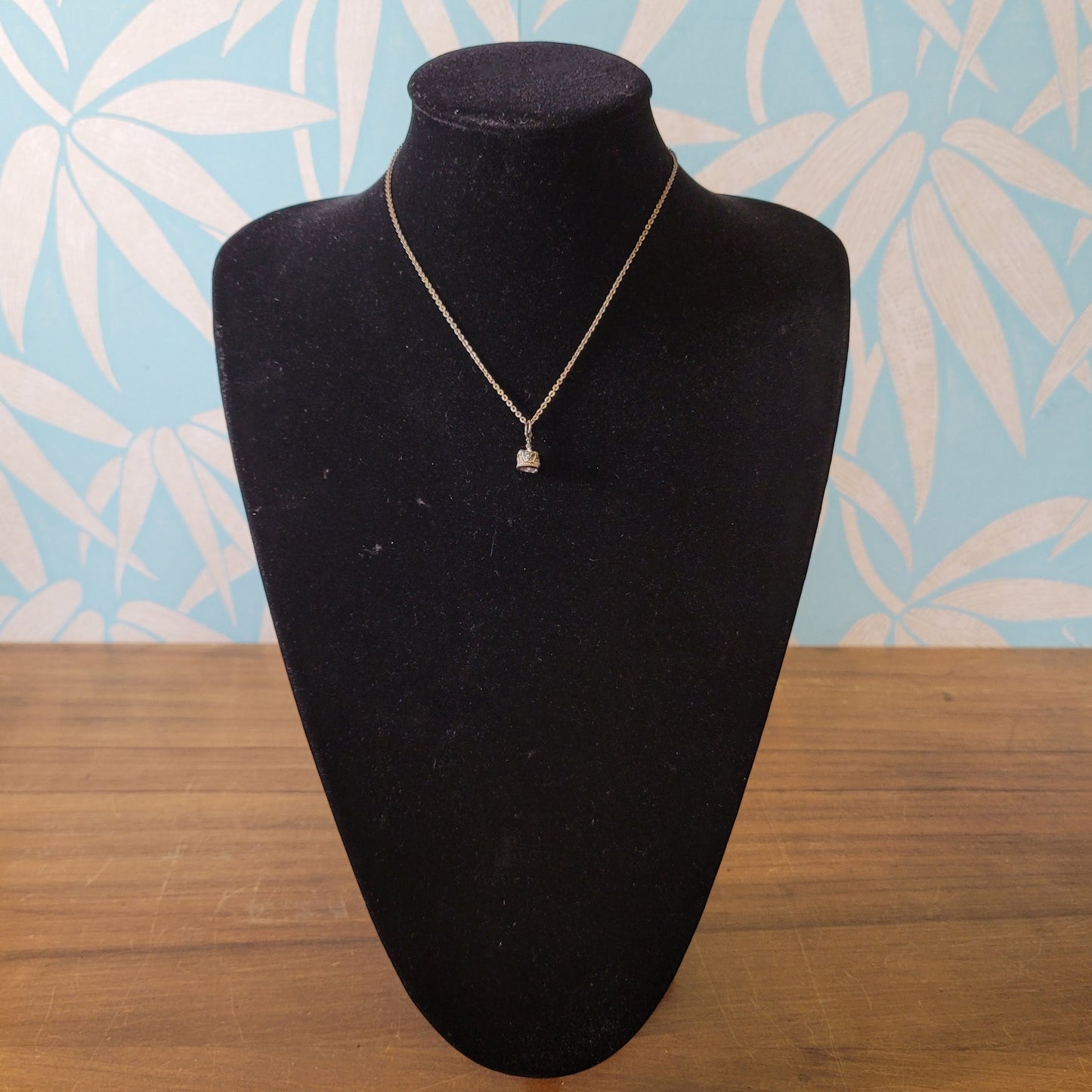 Vintage sterling silver delicate crown charm necklace