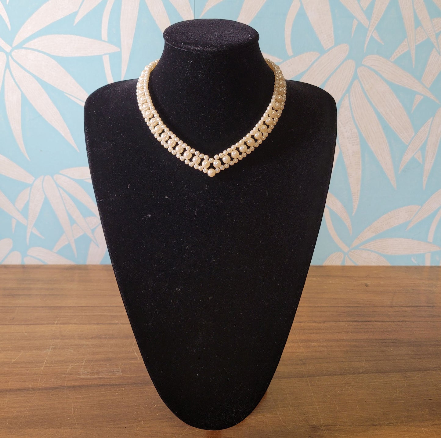 1950s/60s faux pearl cluster collar necklace