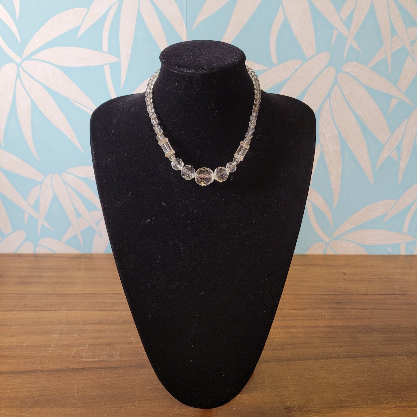 Vintage Art Deco-style clear cut glass crystal graduated faceted bead necklace