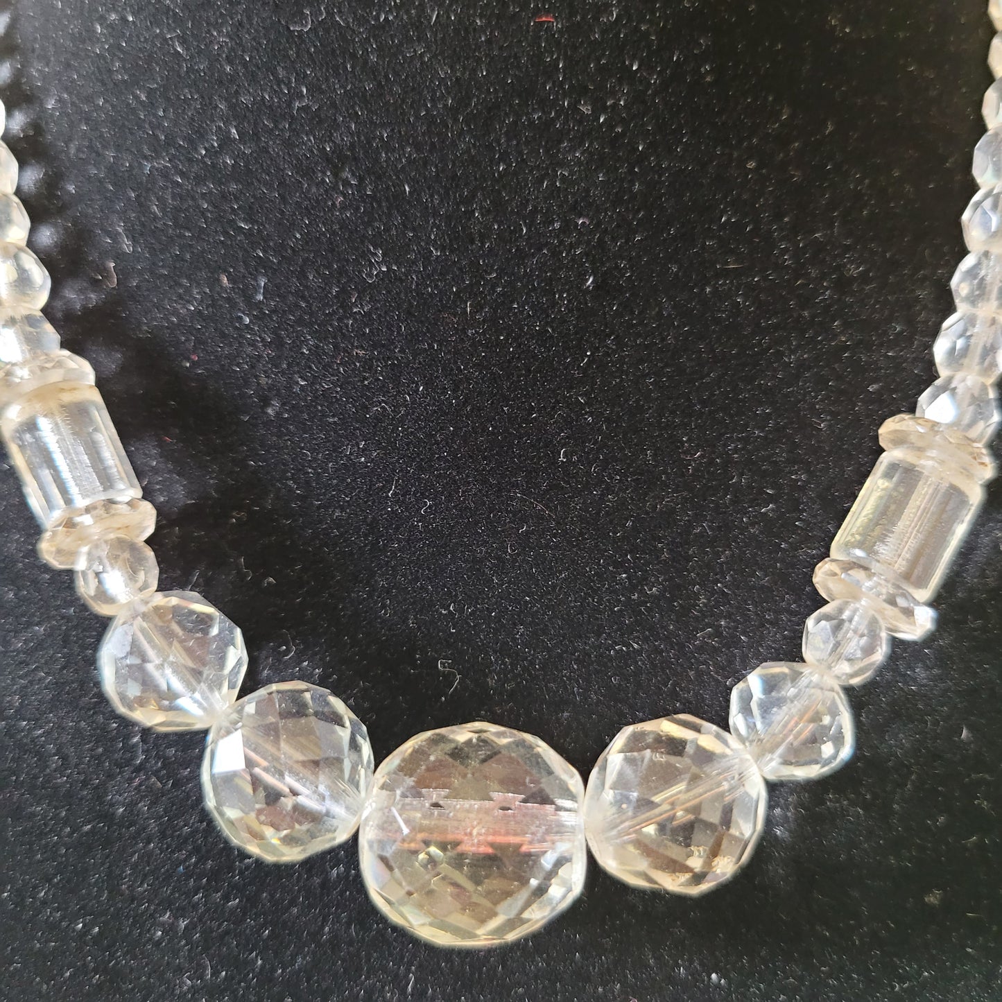 Vintage Art Deco-style clear cut glass crystal graduated faceted bead necklace
