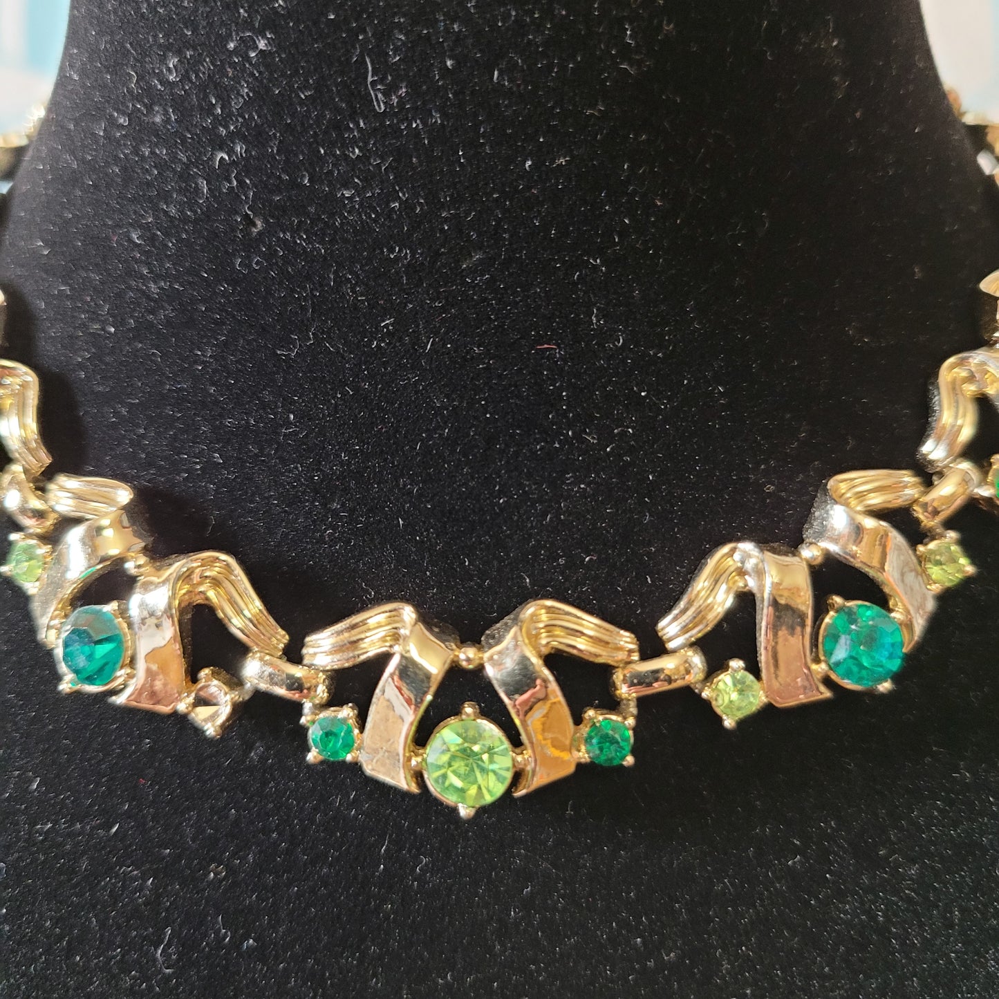 Mid-century blue & green crystal abstract link necklace