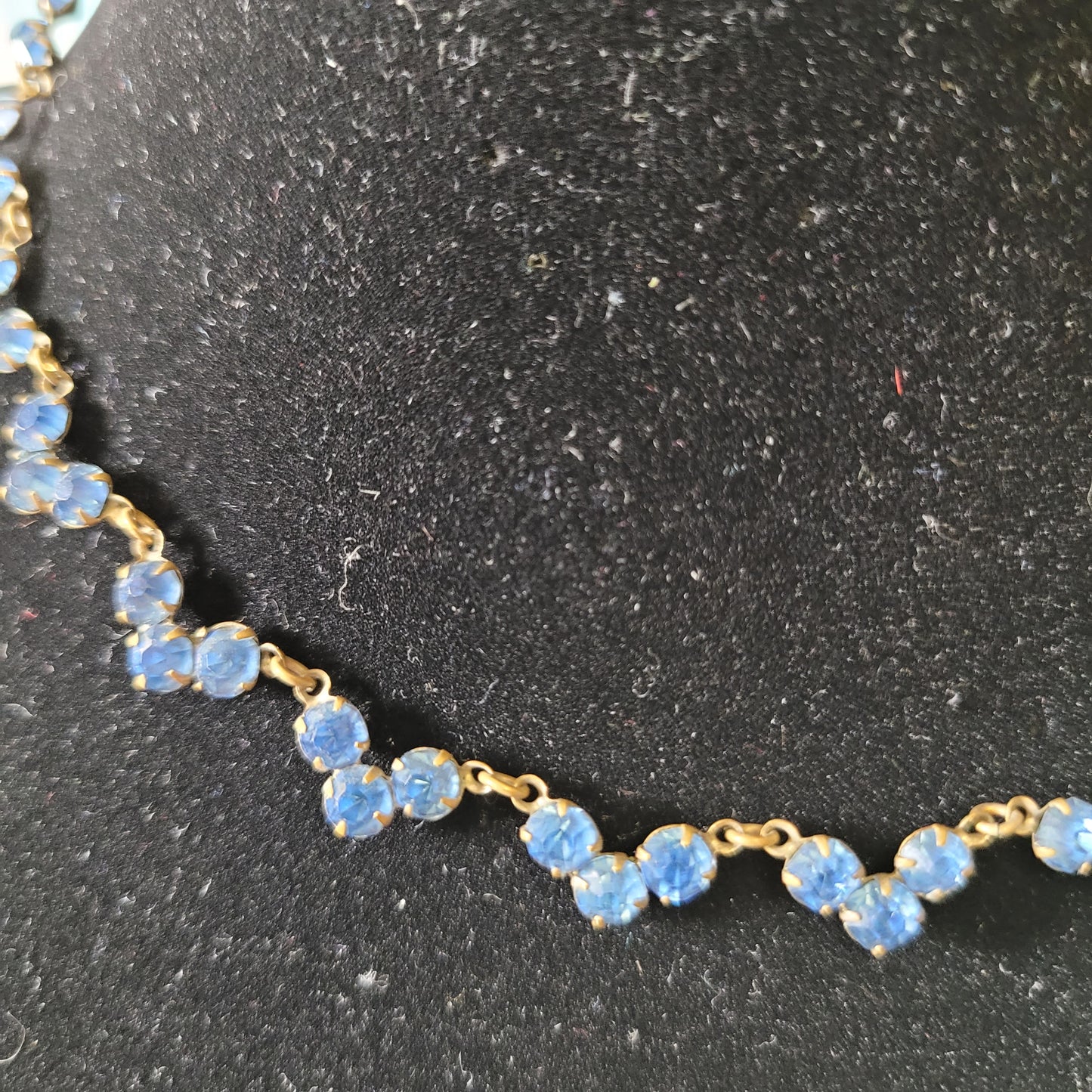 1950s gold-tone & sapphire blue rhinestone prong set necklace