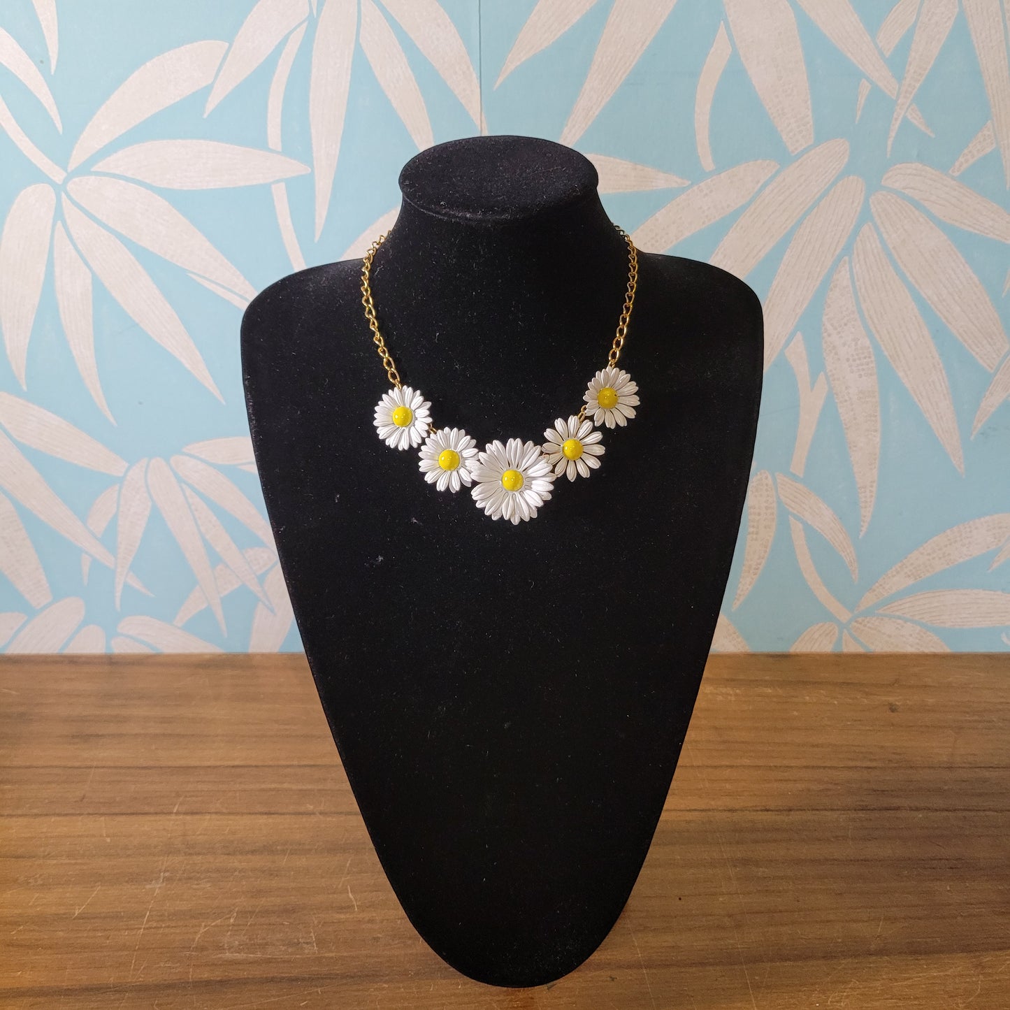 1960s Corocraft gold-tone white enamel daisy necklace, signed