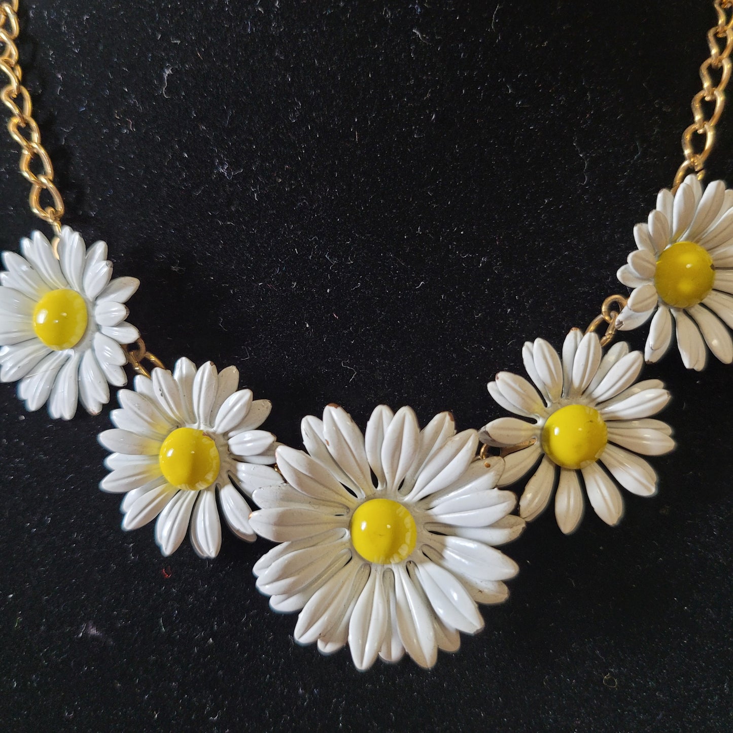 1960s Corocraft gold-tone white enamel daisy necklace, signed