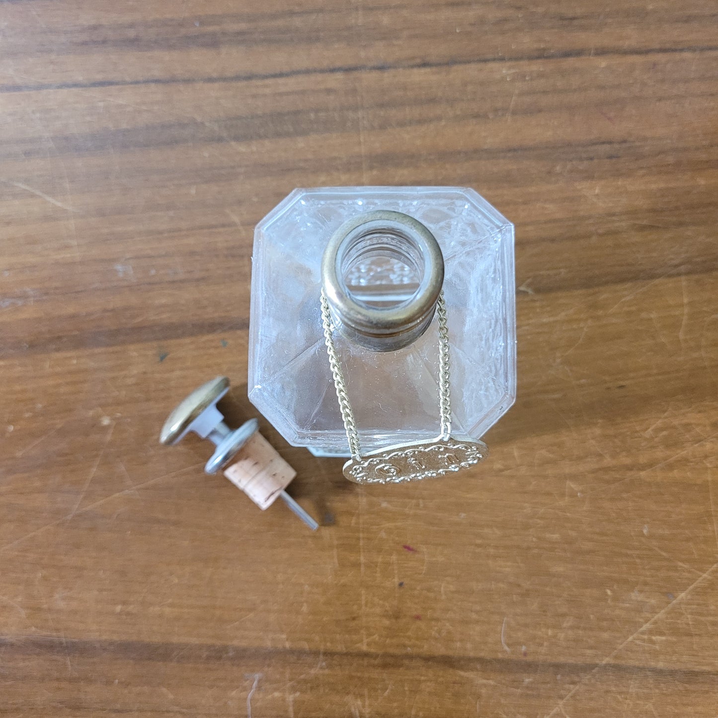 Kitsch 1970s musical mini bar containing crystal Gin/Scotch decanter and six shot glasses, plays 'Swan Lake'